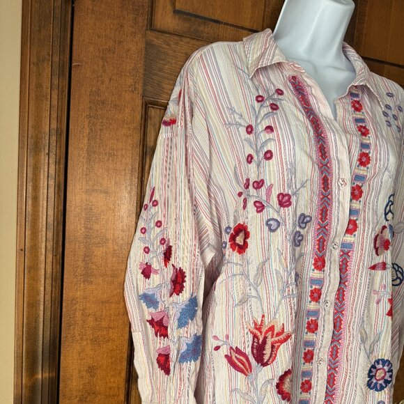 Johnny Was Workshop White w/Pinstripes & Embroidered Flowers Shirt 1X - Picture 6 of 14